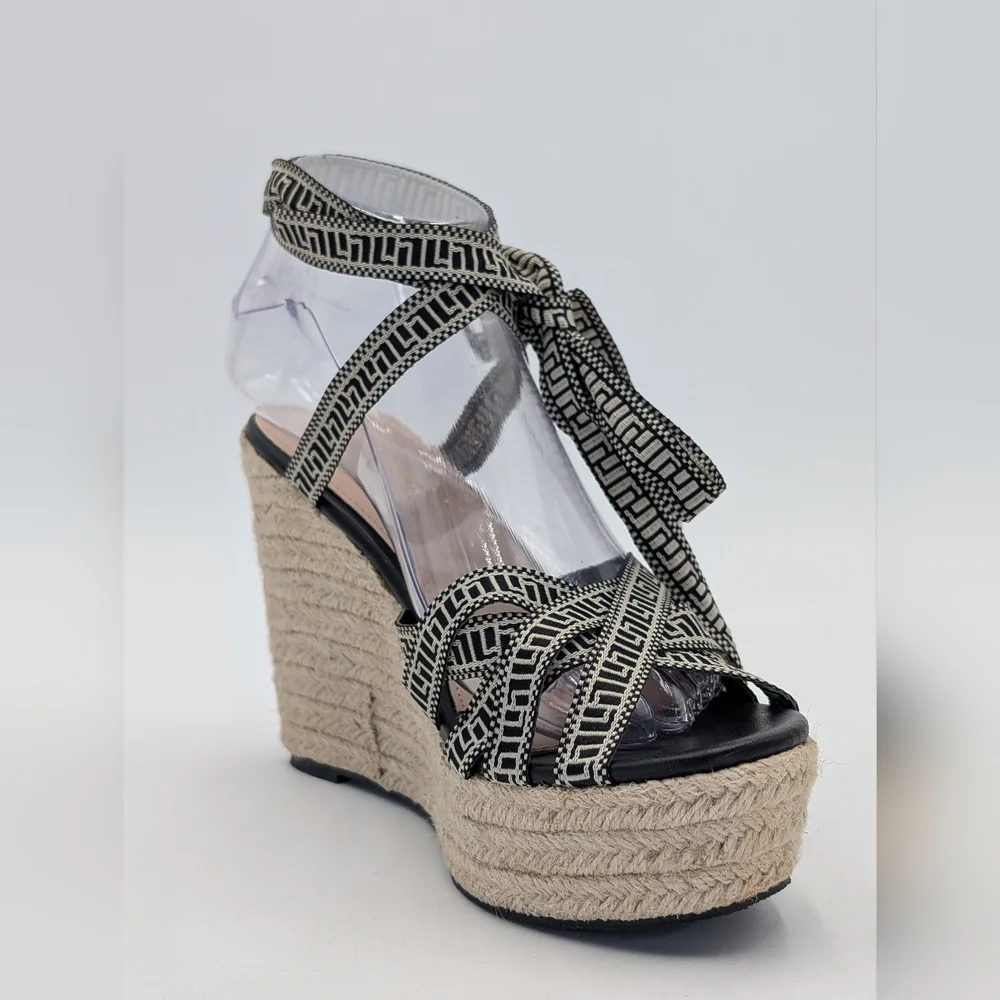 New Fashion Nova Sz 8 Wedge Espadrille Sandals Criss-Cross Straps Black & White